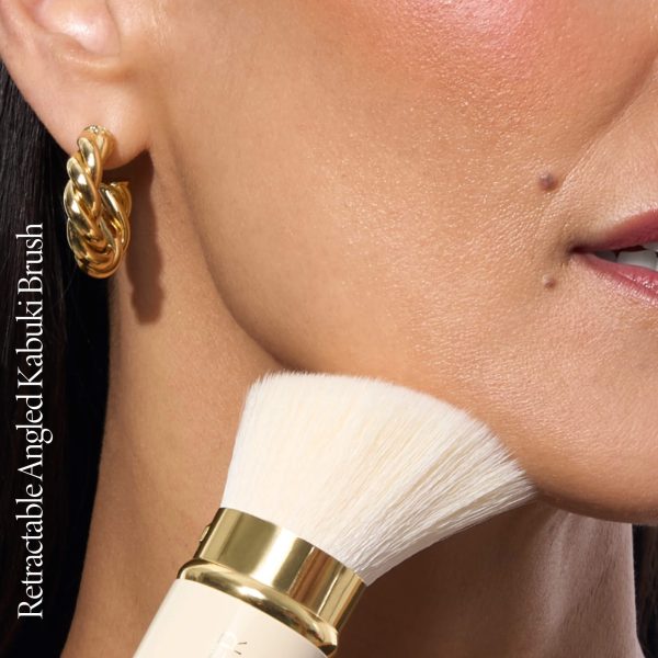 Retractable Angled Kabuki Brush Holiday - Image 2