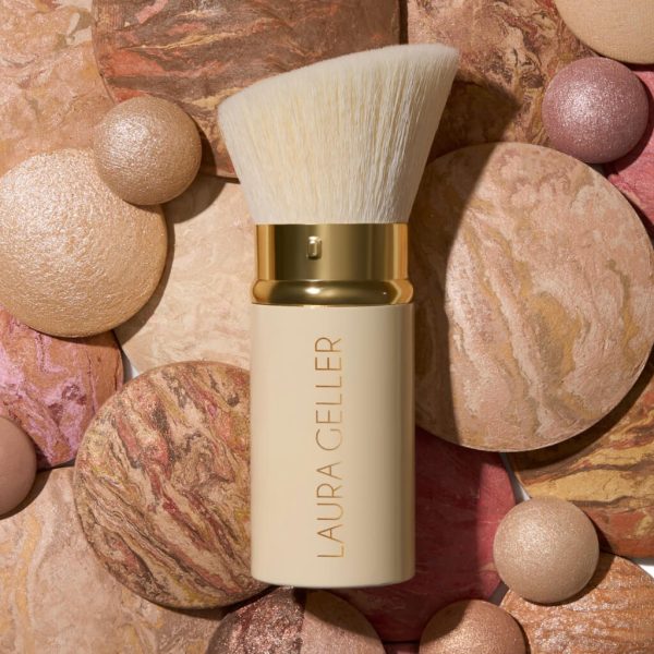Retractable Angled Kabuki Brush Holiday - Image 8