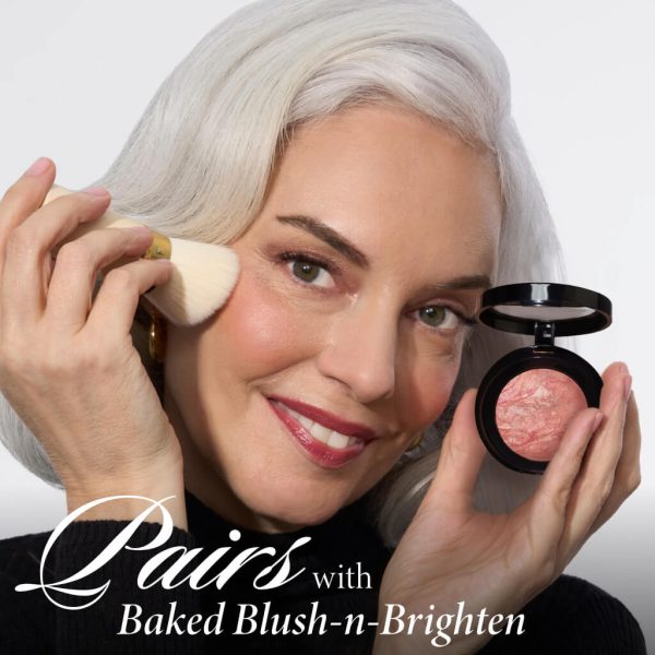 Retractable Angled Kabuki Brush Holiday - Image 3